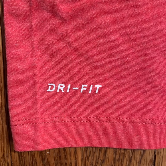 Nike Dri fit red short sleeve tee - Picture 4 of 5